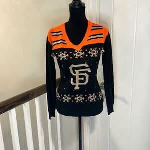 San Francisco Giants light up ugly Christmas sweater